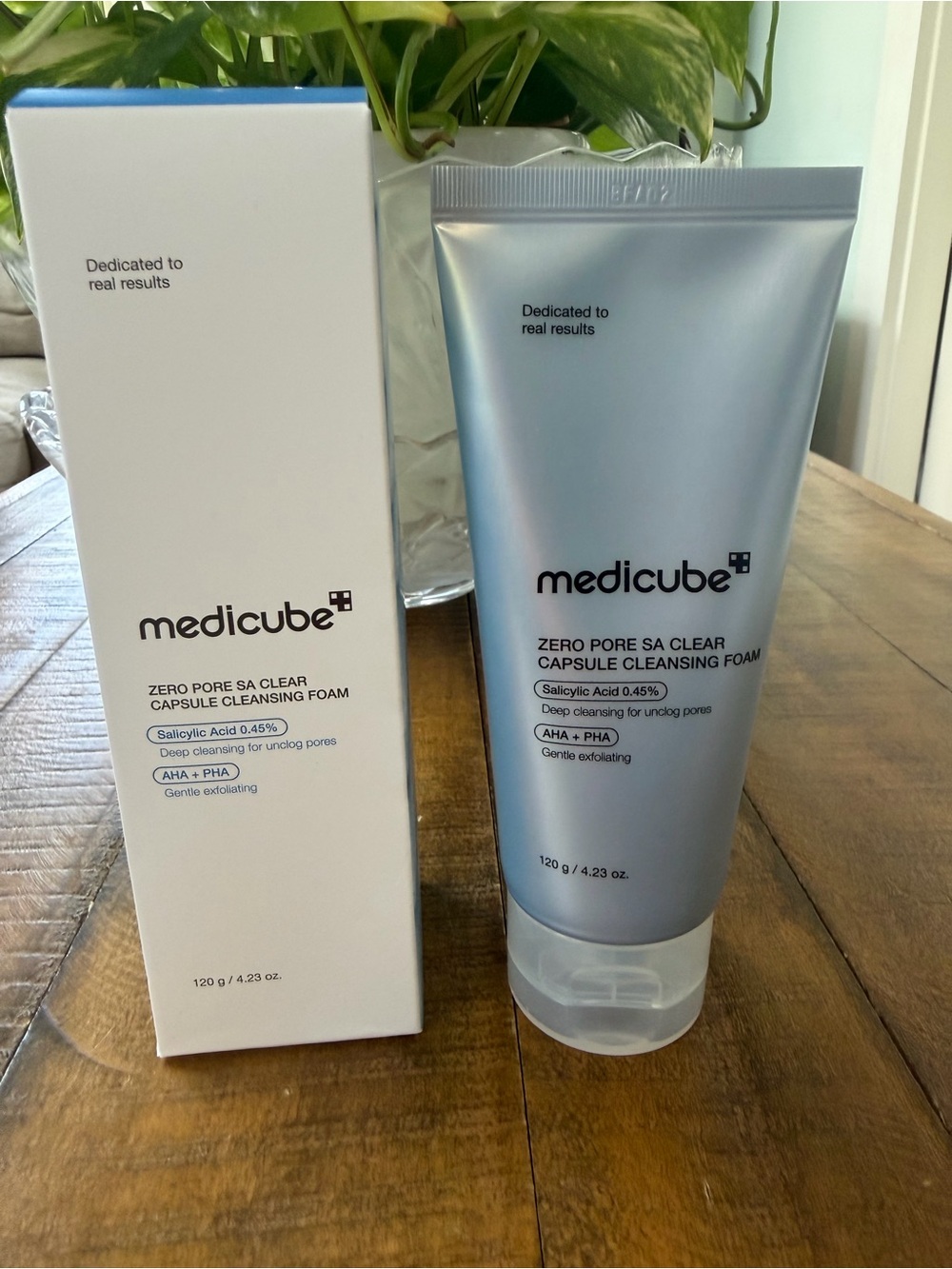 Medicube Zero Pore SA Clear Capsule Cleansing Foam — Silver